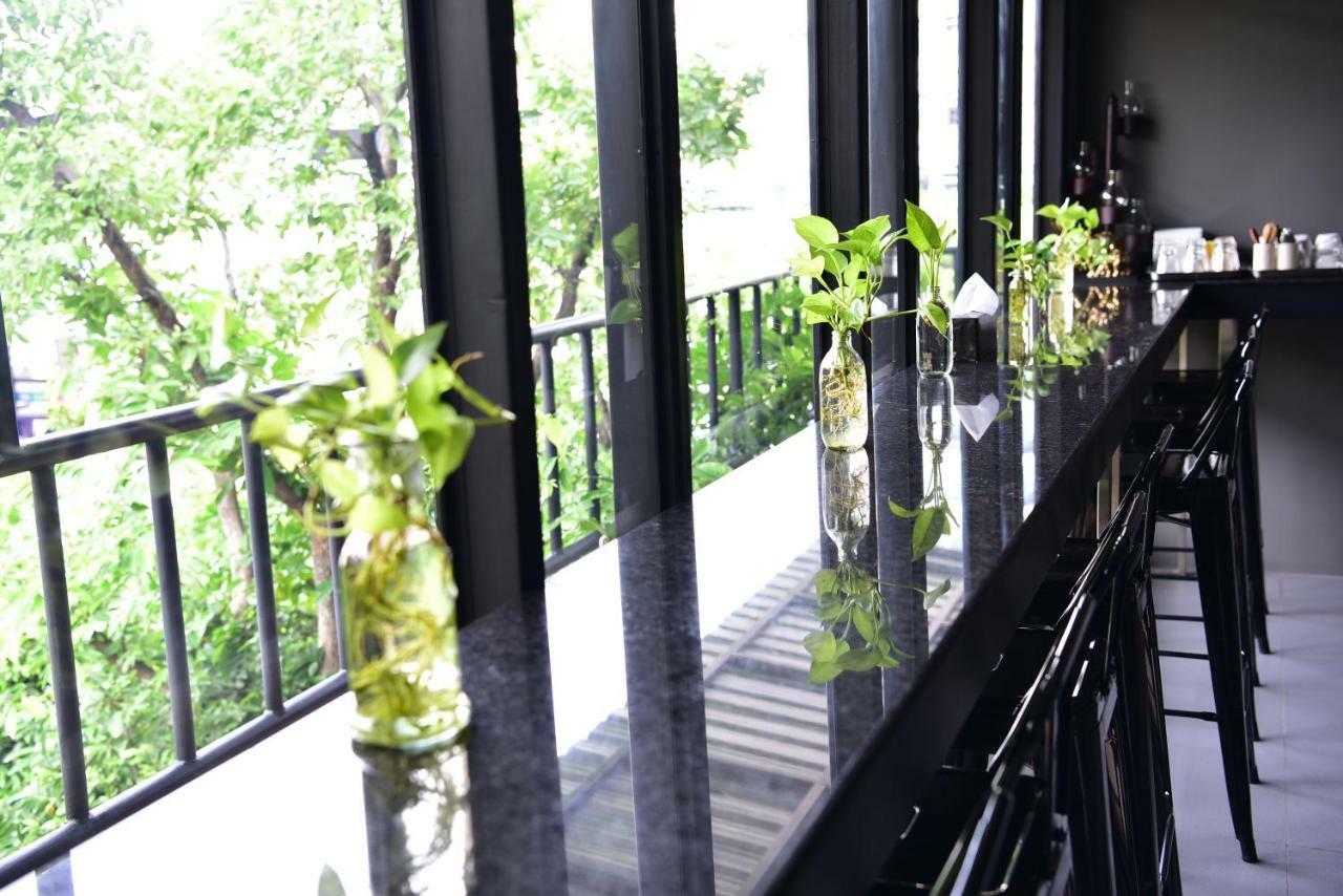 Forrest Bangkok Hotel Eksteriør bilde